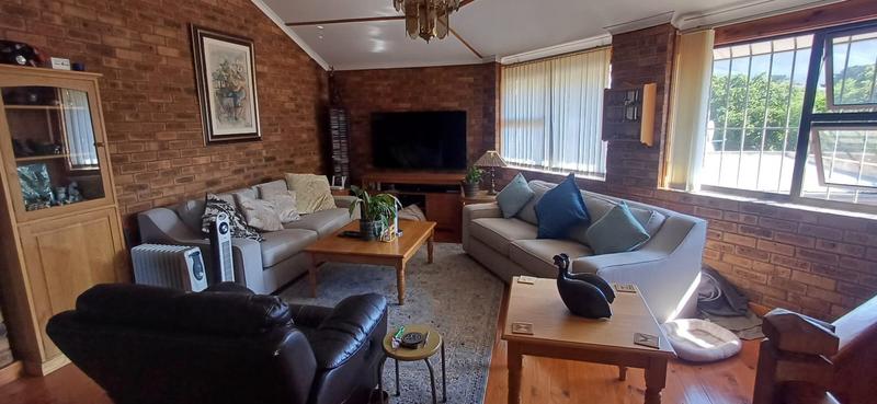 5 Bedroom Property for Sale in Sandbaai Western Cape